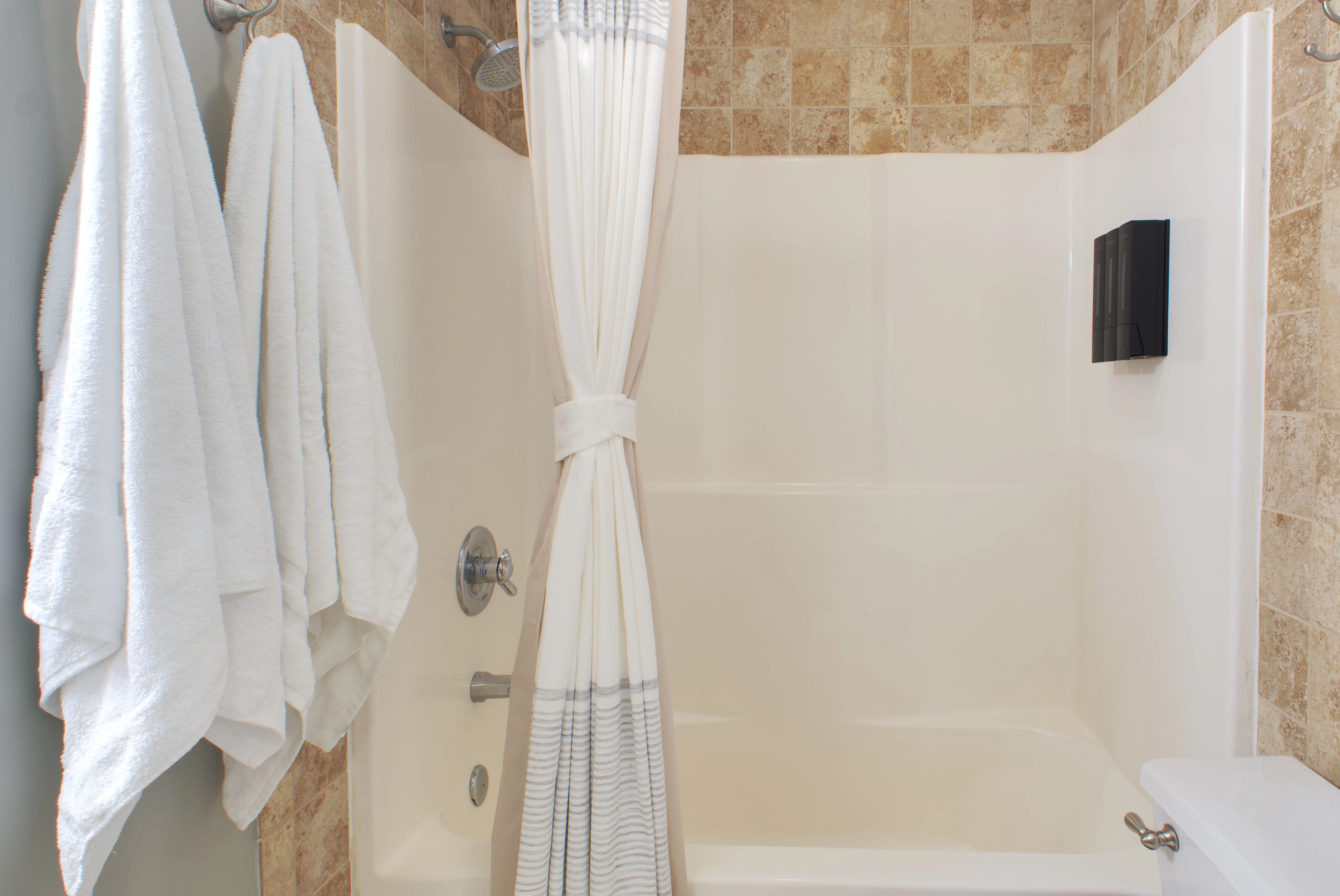 Full bathroom tub and shower
